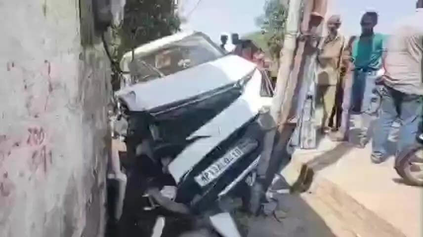 खरगौन: खरगोन के औरंगपुरा-जुलवानिया रोड पर खटिया पर सो रहे युवक को कार ने घसीटा, 7 दिन बाद इंदौर में इलाज के दौरान मौत