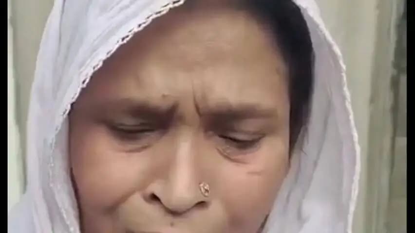 सदर: "मेरी बकरी देखी है क्या?" प्रयागराज में 25 दिन के बच्चों को गोद में लिए तीन दिन से रेशमा को तलाश रही हैं अफसाना बेगम