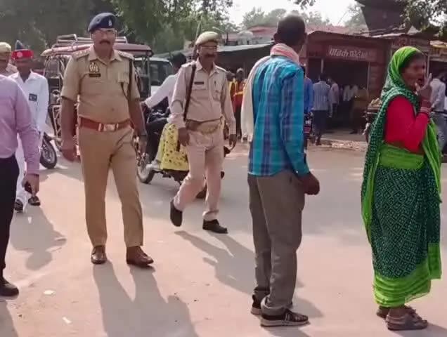 तालबेहट: तालबेहट कस्बे में अतिक्रमण के खिलाफ प्रशासन ने बुलडोजर चलाया, एसडीएम के नेतृत्व में अभियान से मचा हड़कंप