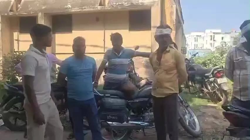 फिरोज़ाबाद: चनौरा हाईवे पर बाइक और साइकिल की भिड़ंत, दो लोगों की मौत से मचा हड़कंप
