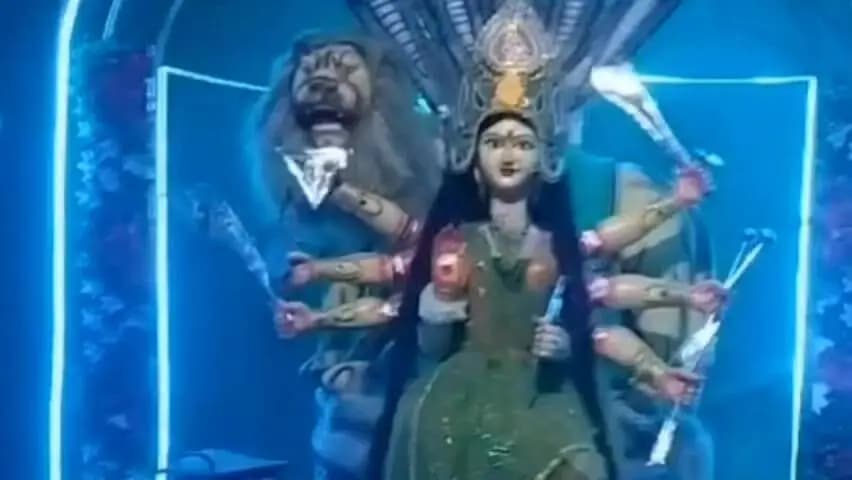 नटेरन: क्षेत्र में नवदुर्गा उत्सव की धूम, देर रात तक झांकियां देखने पहुंच रहे श्रद्धालु