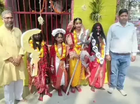 अंबिकापुर - मातृशक्ति कार्य , धर्मजागरण समन्वय के द्वारा मां महामाया मंदिर तक भव्य 151 मीटर की चुनरी यात्रा निकाली गई ।
