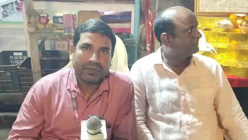 सासाराम: सासाराम के तकिया बाजार में नौ कन्याओं को खिलाकर 3 दिन तक लंगर का आयोजन किया गया