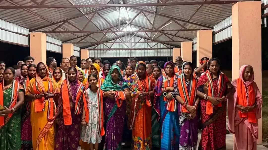 ନୟାଗଡ: ବିଜେଡି ଛାଡ଼ି ବିଜେପି ରେ ଯୋଗଦେଲେ ଶତାଧିକ ମହିଳା