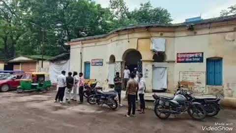 मोहनपुर: रिखिया के सिंगारडीह गांव में जमीन विवाद के चलते घर में घुसकर मारपीट का मामला