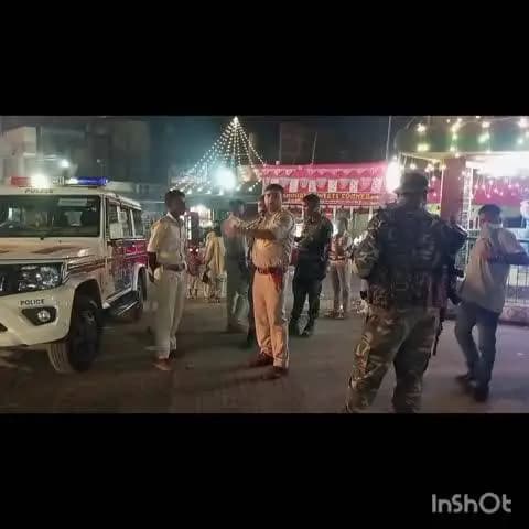 मेहरमा: शारदीय नवरात्र के अष्टमी को दुर्गा मंदिरों का सुरक्षा व्यवस्था का जायजा लेते मेहरमा थाना प्रभारी सौरभ कुमार पिरोजपुर में