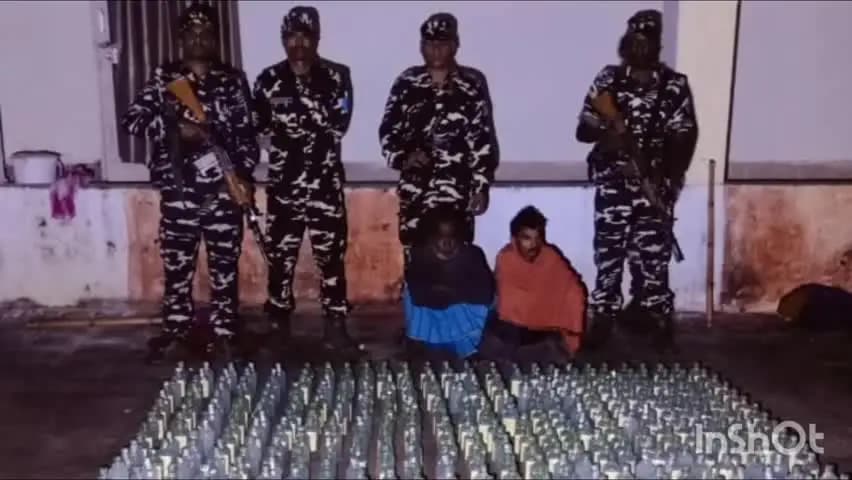 बनकटवा: 71वीं बटालियन एसएसबी की बड़ी कार्रवाई, 560 बोतल नेपाली शराब के साथ 2 तस्कर किए गए गिरफ्तार