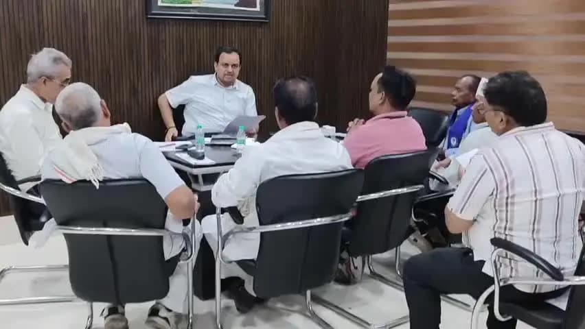 जखनिया: विधान परिषद चुनाव को लेकर गाजीपुर में प्रशासन अलर्ट, 23 अक्टूबर को मतदान; डीएम ने राजनीतिक दलों को दिए निर्देश