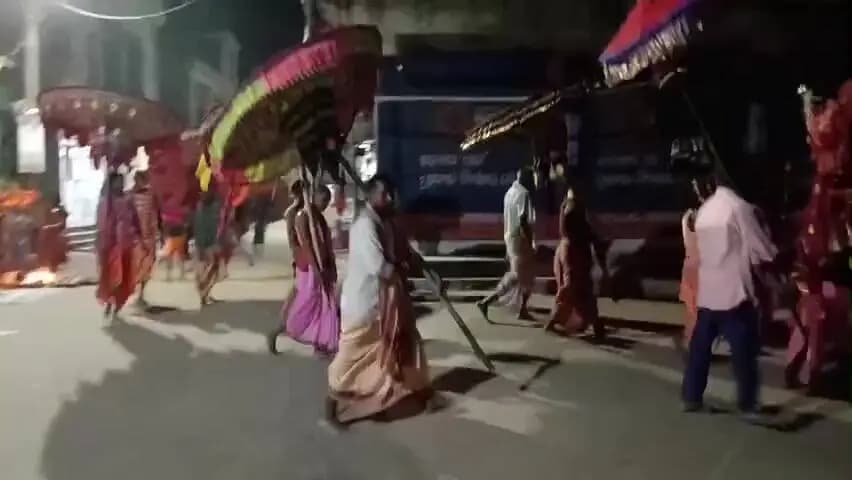 ସୋନପୁର: ସୁବଳୟା ସହରରେ ଘରକୁଘର ବୁଲି ବନ୍ଦାଣ ଘେନିଲେ ମାଁ ମାହେଶ୍ୱରୀ ଠାକୁରାଣୀ