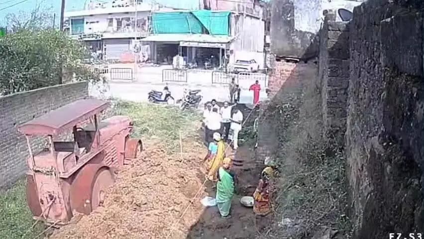पत्थलगांव: पत्थलगांव के बीटीआई चौक के पास जमीन विवाद को लेकर दो पक्ष आमने-सामने, CCTV फुटेज वायरल, FIR दर्ज
