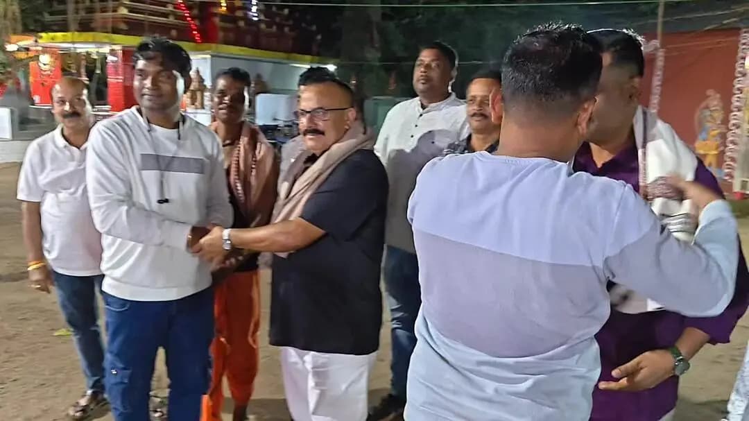 ବାଲିଗୁଡା: ବାଲିଗୁଡା ରେ ସମାଜସେବି ଶ୍ରୀ କ୍ଟୁନା ଦାସଙ୍କୁ ସମ୍ବର୍ଦ୍ଧନା ଜଣାଇଲେ ବାଲିଗୁଡା ର ଥାନା ଷ୍ଟାଫ