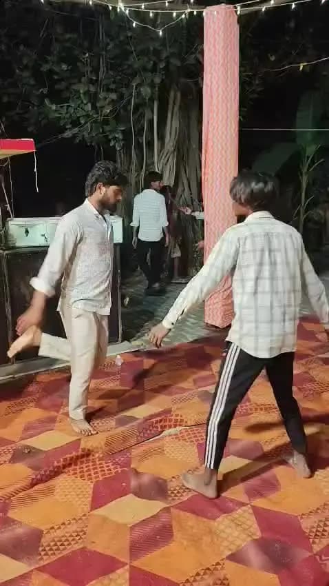 इ हमार गावल देवी गीत ह लइका सब नाचत हवे
आप सब भी आपन आशिर्वाद बनवले रही