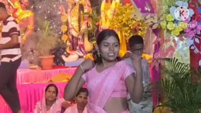 बांसजोर: बांसजोर एवं सलगापोश में अष्टमी पर आधुनिक नागपुरी एवं सांस्कृतिक कार्यक्रम, आरती देवी के भक्ति गीतों पर झूमे श्रद्धालु