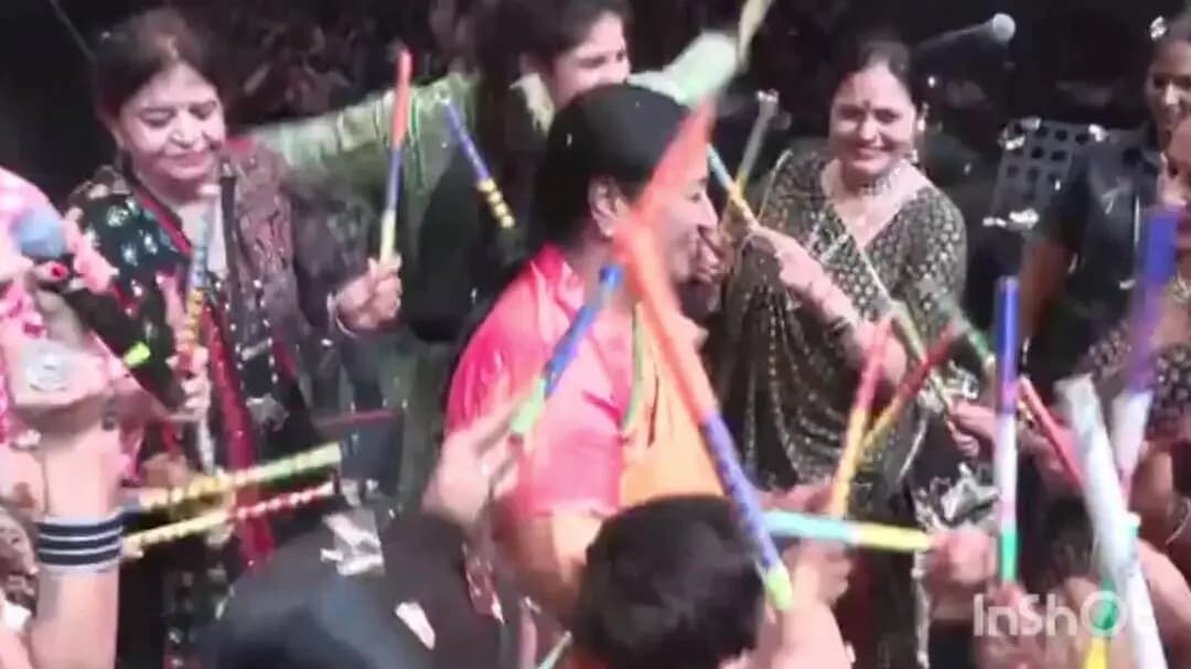 दिल्ली सीएम ने दिल्ली पर्यटन द्वारा शिक्षकों के गरवा कार्यक्रम में शिरकत की
