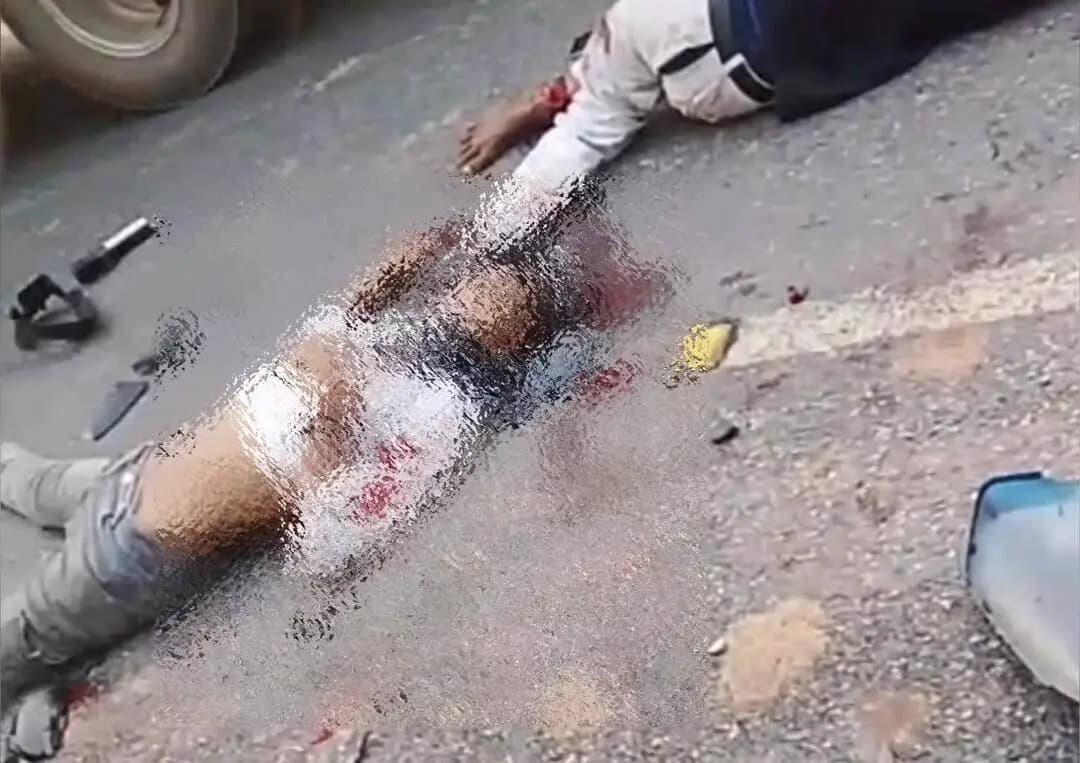 सिमरिया: चतरा में हाइवा का कहर: सड़क हादसे में दो युवकों की मौत के बाद फूटा गुस्सा, मुआवजे के चेक से जनता को खरीदने वाले परिवहन