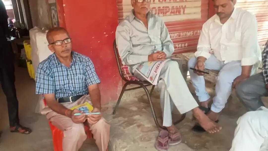 बिधूना, चंदरपुर चौराहा से 100 मीटर आगे और ईदगाह से थोड़े पीछे ऑन डामर रोड पर विशाल भंडारे में आप सभी सपरिवार सादर आमंत्र