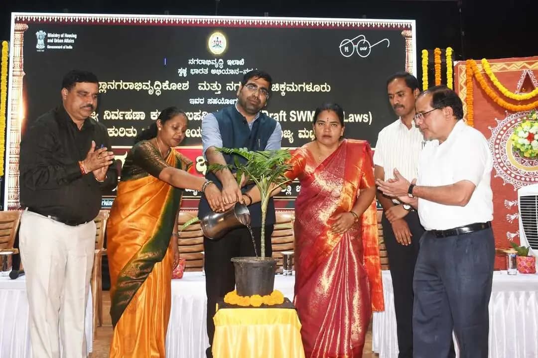 ಘನತ್ಯಾಜ್ಯ ನಿರ್ವಹಣೆಗೆ ಕಟ್ಟುನಿಟ್ಟಿನ ಉಪನಿಯಮ ಅಳವಡಿಸಿಕೊಳ್ಳಿ: ಜಿಲ್ಲಾಧಿಕಾರಿ ಭಂವರ್ ಸಿಂಗ್ ಮೀನಾ