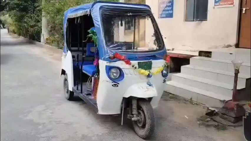 सूरजगढ़: सूरजगढा में उत्पाद पुलिस की कार्रवाई के दौरान अवैध शराब लदी कार ने 3 बाइक, टोटो क्षतिग्रस्त किए, 4 घायल