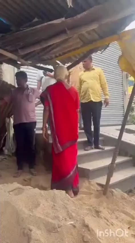सीतापुर का मसूर वकील देवेंद्र गुप्ता द्वारा अनाधिक् तरीके से जमीन हड़पने की कोशिश
#Surguja#ambikapur#surajpur
