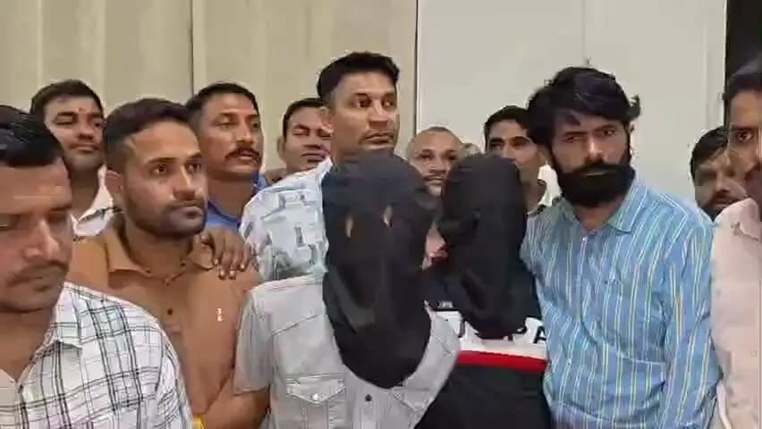 लाडपुरा: टाइगर श्रॉफ की कार पर फायरिंग के बाद राजस्थान में बड़ा एक्शन, कोटा रेलवे स्टेशन से लॉरेंस गैंग के 2 बदमाश गिरफ्तार