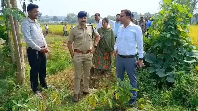 🔹एक एकड़ में धान, 25 डिसमिल में सब्जियां, खेती से मुनाफे की नई राह दिखा रहे वृंदावन पटेल।
🔹फसल विविधीकरण और गोबर की जैविक खाद से घटाई लागत, बढ़ाई आमदनी।
@JansamparkMP
@CMMadhyaPradesh
Agriculture Department, MP
@Aidalsinghkbjp
#katni #कटनी