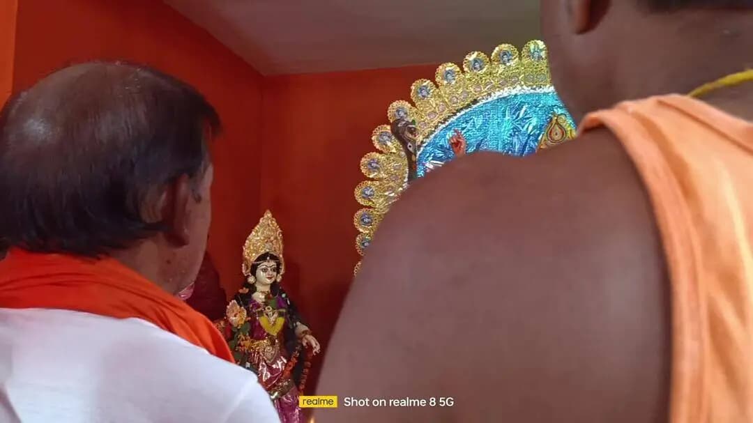 पालकोट।टेगारिया। संधि।बलि। पुजारी।बसंत।भिक्षा।और।प्रदीप।भिक्षा।के
द्वारा
सपन। हुए