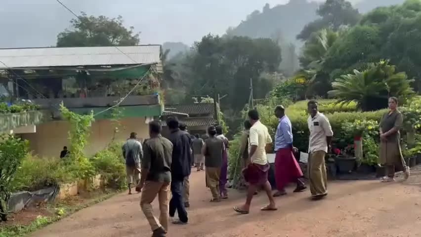 പീരുമേട്: ദുർഗാഷ്ടമി ദിവസം അവധി നൽകിയില്ല, വണ്ടിപ്പെരിയാറിലെ സംസ്ഥാന പച്ചക്കറി തോട്ടം തൊഴിലാളികൾ ധർണ നടത്തി