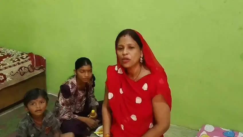 लाडली बहना योजना की सौगात से हमारे घर में नवरात्रि और कन्या पूजन की तैयारियां बेहद खास हो गई हैं। माननीय मुख्यमंत्री जी का धन्यवाद - श्रीमती नीतू अग्रवाल
Jansampark Madhya Pradesh
CM Madhya Pradesh
#mandla
Dr Mohan Yadav
#LadliBehnaYojana
Department Of Women Child Development, Madhya Pradesh