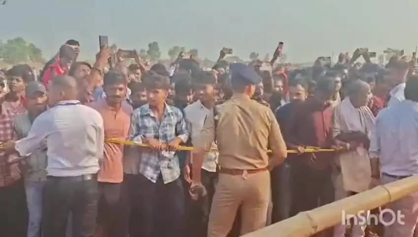 मुंगेर: सीएम सम्राट चौधरी के कार्यक्रम में भीड़ ने तोड़ा सुरक्षा घेरा, पुलिस की सख्ती पर भड़के, बोले- 'कॉमन सेंस' नहीं