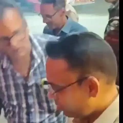 नरकटियागंज: नरकटियागंज में एस एस पी कुमार गौतम ने मध्य रात्रि में दुर्गा पूजा पंडालों का निरीक्षण किया