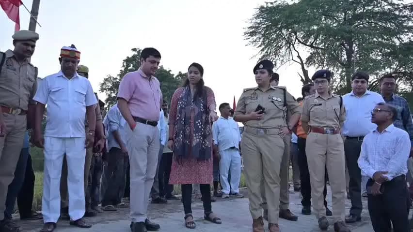 नवाबगंज: मसौली क्षेत्र में डीएम और एसपी ने मूर्ति विसर्जन घाटों का निरीक्षण किया, सुरक्षा व्यवस्था के लिए दिए निर्देश