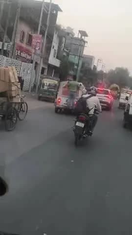 #kanpur_nagar
auto rickshaw 🛺🛺🛺 ka aatnk