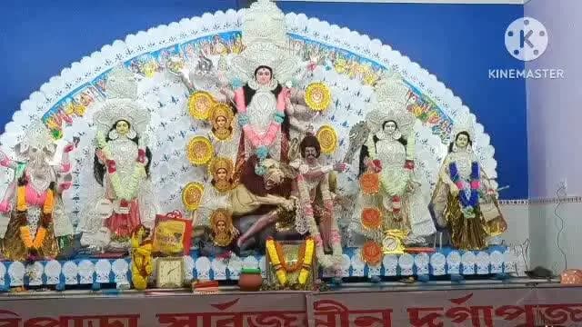 রঘুনাথপুর ১: রঘুনাথপুর শহরের বিভিন্ন দুর্গাপুজো মন্ডপে উপচে পড়ল দর্শনার্থীদের ভিড়,ভিড় সামাল দিতে হিমশিম খেতে হচ্ছে পুলিশকে