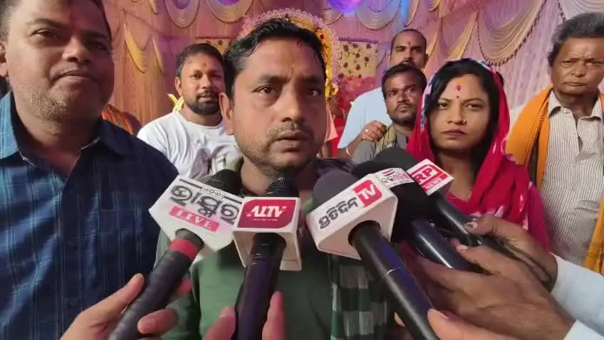 ଭଦ୍ରକ ଗ୍ରାମାଞ୍ଚଳ: ଭଦ୍ରକ ନାଲ ଗେରା ରେ ଦ୍ୱିତୀୟ ବର୍ଷରେ ମା ଦୁର୍ଗାଙ୍କ ପୂଜା, ନୀତିକାନ୍ତି ବିଷୟରେ ପ୍ରତିକ୍ରିୟା ରଖିଲେ ପୂଜକ