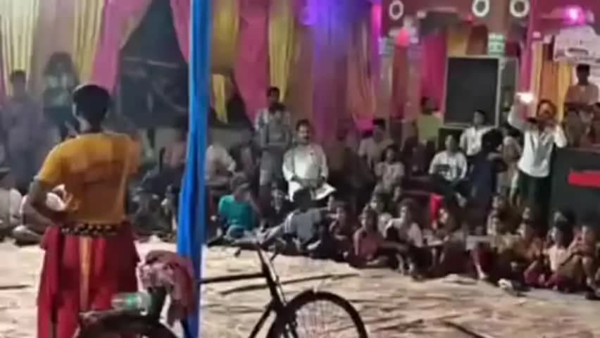 खगड़िया: रजिस्ट्री मोड़ स्थित वैष्णवी दुर्गा मंदिर में भव्य मेले का आयोजन, लोकनृत्य बना आकर्षण