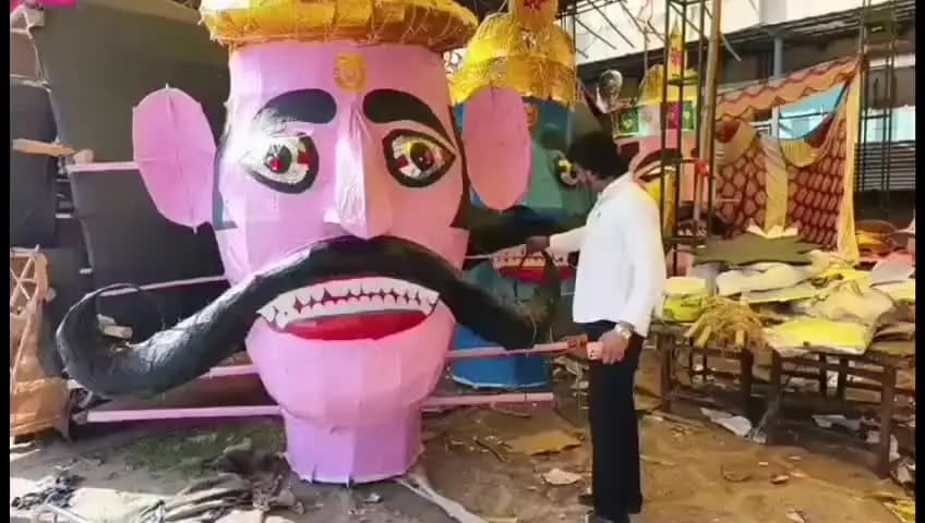 यमुना विहार: सीबीडी ग्राउंड में आयोजित रामलीला में कॉकरोच का पुतला भी होगा दहन
