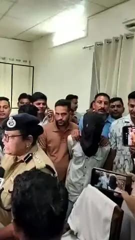 LIVE...टाइगर श्रॉफ फायरिंग केस में बड़ा खुलासा..कोटा स्टेशन से पकड़े गए तीनों आरोपी,पुलिस प्रेस कॉन्फ्रेंस में पूरा खुला