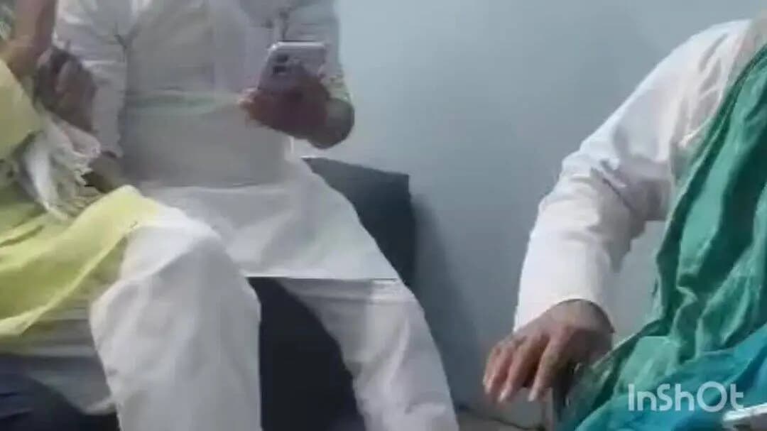 सहार: रिटायर कस्टम अधिकारी हत्याकांड: तेजस्वी यादव ने परिजनों से वीडियो कॉल पर बात की, मदद का भरोसा दिया