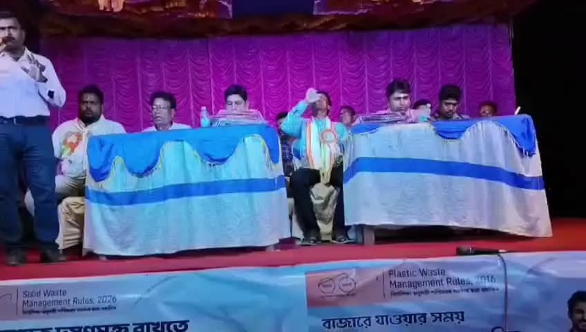 বাসন্তী: বাসন্তী বিধানসভার উত্তর মোকামবেড়িয়ায় যুব কল্যাণ সমিতির ৫৬তম দুর্গোৎসব: মহা অষ্টমীর সন্ধ্যায় বস্ত্র বিতরণ ও সংবর্ধনা