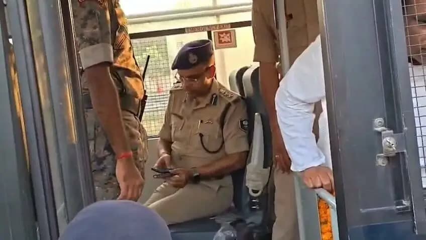 मानवता और संवेदनशीलता की खूबसूरत मिसाल
#samratchoudhary
#cmsamrat
#informationpublicrelationsdepartment
Social Welfare Department, Government of Bihar
Bihar Police