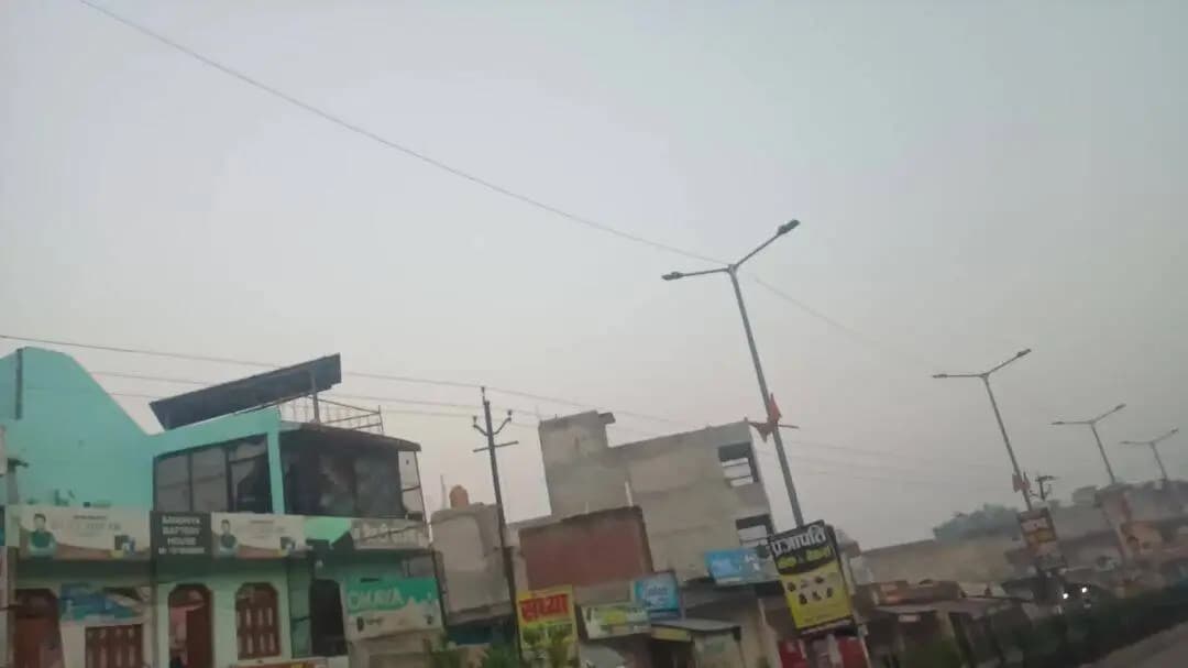 बिधूना, नौ दिन विराजमान रही मां भवानी फिर भी नहीं ठीक कराई गई लगभग एक दर्जन खंभे की स्ट्रीट लाइटें।