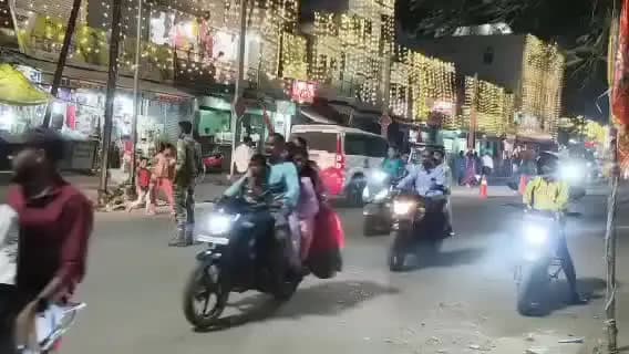 मेदिनीनगर (डालटनगंज): पलामू में दुर्गा पूजा में सुरक्षा के पुख्ता इंतजाम, ब्लिंकर लाइट, ड्रोन और सीसीटीवी से निगरानी