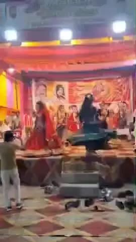 जसराना: जसराना में मां दुर्गा की शोभायात्रा निकाली गई, माता के भजनों पर कलाकारों ने दी शानदार प्रस्तुति