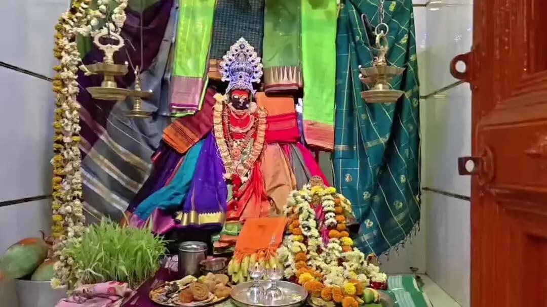 ಬಾಗಲಕೋಟೆ: ನಗರದಲ್ಲಿ ಶ್ರದ್ಧಾಭಕ್ತಿಗಳಿಂದ ಜರುಗಿದ ಅಂಭಾಭವಾನಿ ದೇವಿಯ ಛಪ್ಪನ್ ಭೋಗ್ ಕಾರ್ಯಕ್ರಮ