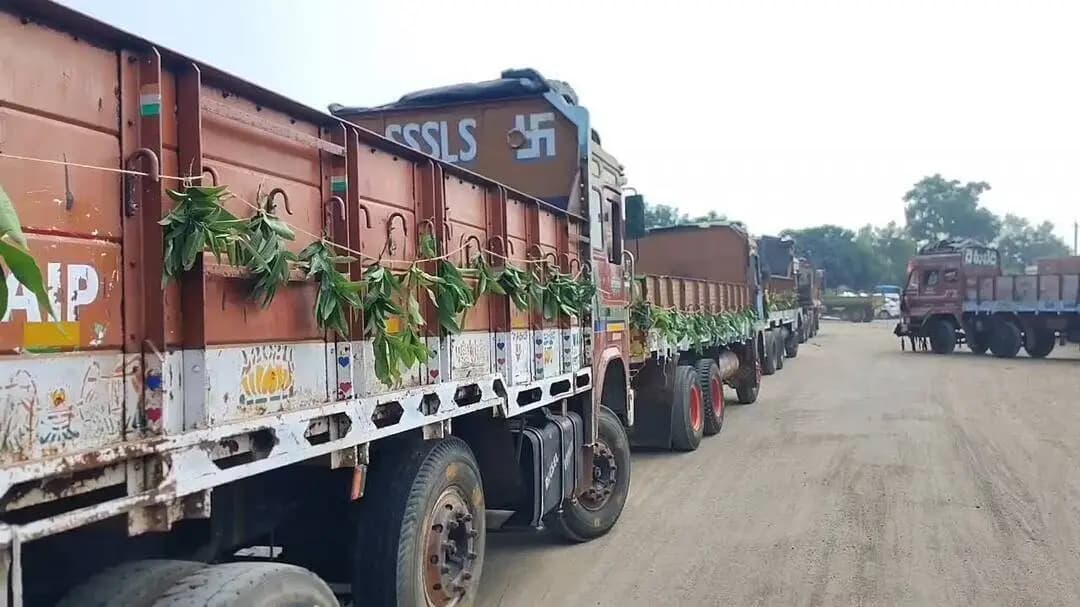 అసిఫాబాద్: కేశ్లాపూర్ హనుమాన్ ఆలయంలో వాహన పూజలు