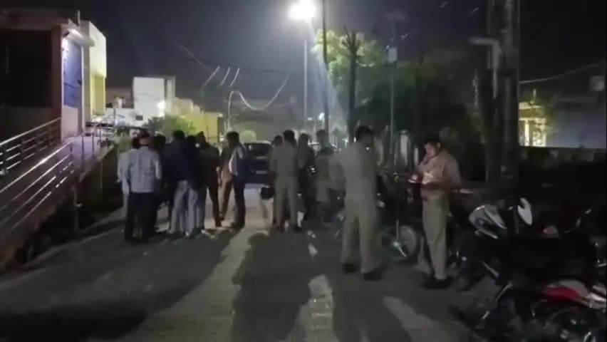 रामपुर: रामपुर नैनीताल हाइवे पर 11 बजे दर्दनाक सड़क हादसा, कार अनियंत्रित होकर कैंटर से टकराई, दो युवकों की मौत