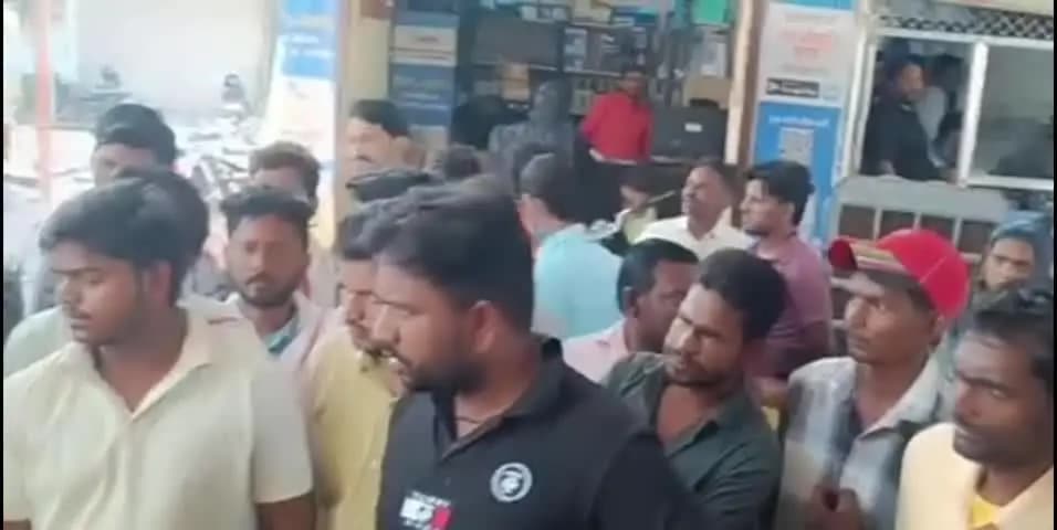 करौली: शिकारगंज पर दो बाइकों की भिड़ंत में युवक की मौत, एक गंभीर घायल, दशहरे की खुशियां मातम में तब्दील
