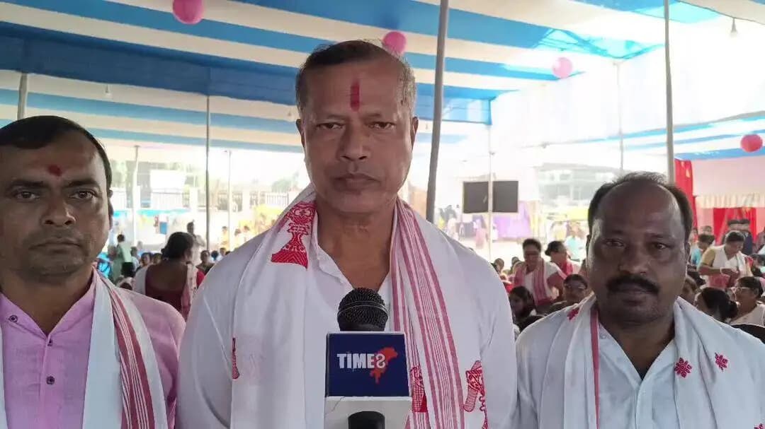 ছয়গাঁও: ছয়গাঁও শাৰদীয় দুৰ্গোৎসৱত লোকে লোকাৰণ্য পৰিৱেশ