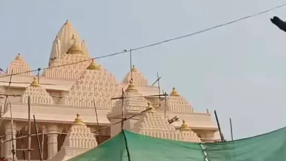 মথুরাপুর ১: মথুরাপুরের সোদিয়ালে রাম মন্দিরের আদলে বিশাল লক্ষ্মী পুজোর মণ্ডপ, উদ্বোধনে আসছেন মুখ্যমন্ত্রী?