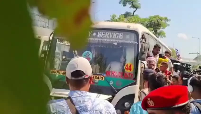 দিছপুৰ: জুবিন গাৰ্গৰ হত্যাৰ ন্যায় বিচাৰি দিছপুৰত উত্তাল প্ৰতিবাদ